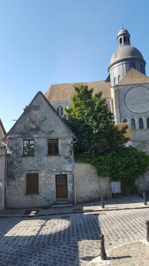 Appartement Au Coeur De La Cite Medievale โพรแว็ง ภายนอก รูปภาพ